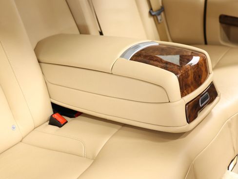 Used 2010 Rolls-Royce Ghost RWD image 79