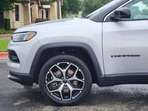 Used 2025 Jeep Compass Limited AWD/4WD image 8