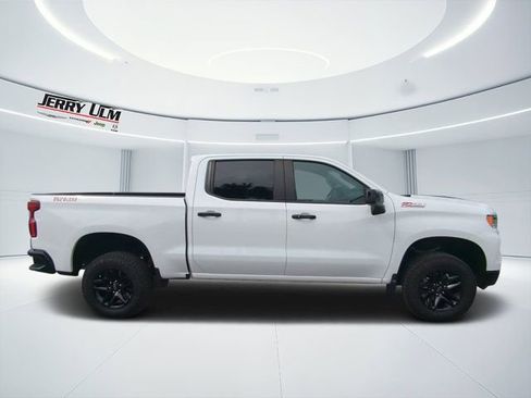 Used 2023 Chevrolet Silverado 1500 LT Trail Boss w/ Protection Package image 2