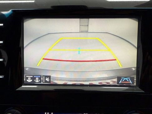 Used 2018 Toyota Camry XSE image 21