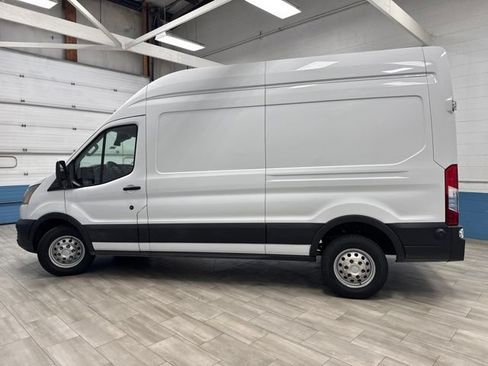 Used 2025 Ford Transit 250 148 High Roof AWD image 4