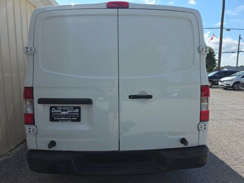 Used 2017 Nissan NV 2500 SV RWD image 6