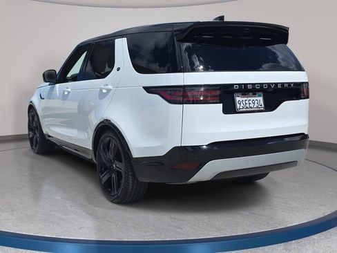 Used 2025 Land Rover Discovery Metropolitan Edition image 7