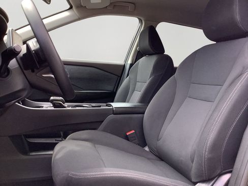 Used 2023 Nissan Rogue S image 24