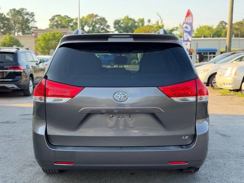 Used 2011 Toyota Sienna LE FWD image 7