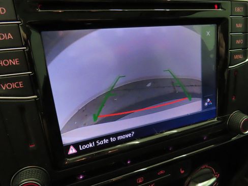 Used 2016 Volkswagen Jetta SEL FWD image 18