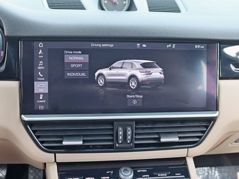Used 2020 Porsche Cayenne AWD/4WD image 23