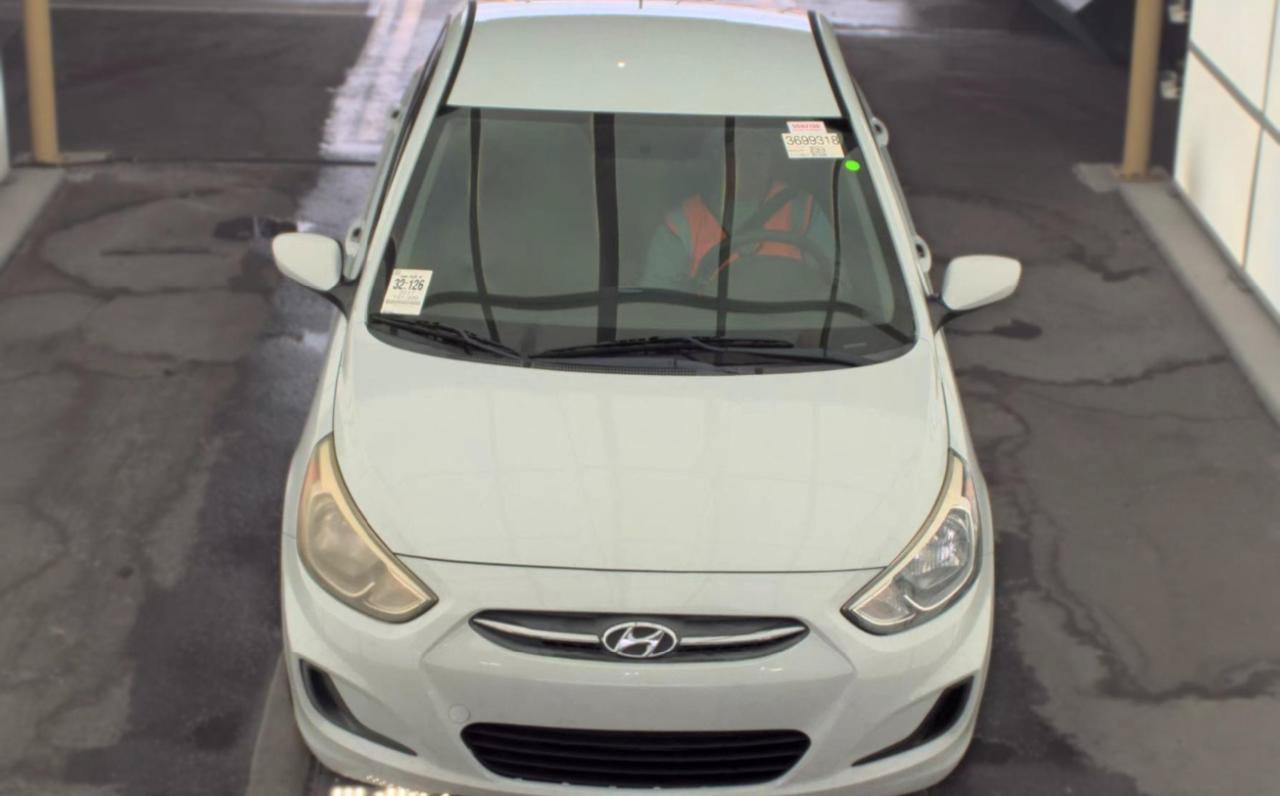 Used 2017 Hyundai Accent SE FWD image 2