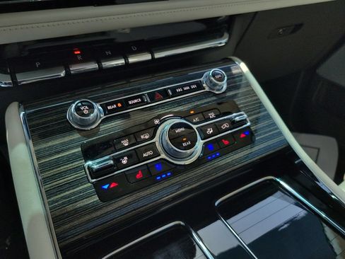 Certified 2023 Lincoln Aviator Black Label w/ Dynamic Handling Package AWD/4WD image 25