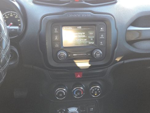 Used 2016 Jeep Renegade Trailhawk image 25