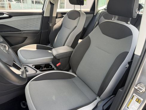 Certified 2023 Volkswagen Taos S FWD image 30