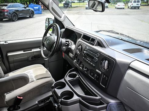 Used 2011 Ford E-150 and Econoline 150 w/ RV Plus Pkg RWD image 19