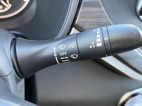 Used 2025 Nissan Altima 2.5 SV image 32