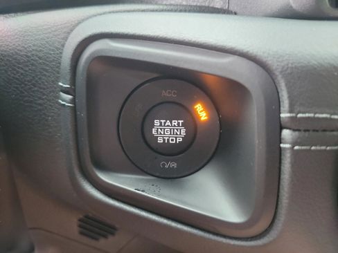 New 2024 Jeep Wrangler Sahara w/ Technology Group AWD/4WD image 13
