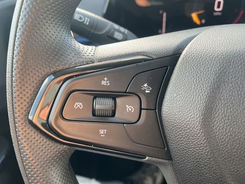 Used 2025 Chevrolet Trax LT image 16