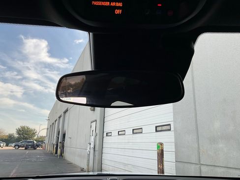 Used 2025 Buick Envista Sport Touring image 16