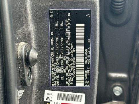 Used 2023 Toyota Highlander XLE w/ Protection Package #3 (TMS) FWD image 30
