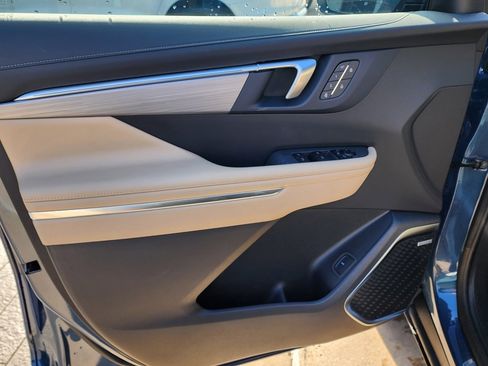 New 2026 Buick Enclave Preferred image 13