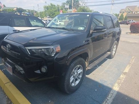 Used 2018 Toyota 4Runner SR5 Premium AWD/4WD image 4
