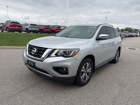 Used 2020 Nissan Pathfinder SV AWD/4WD image 1