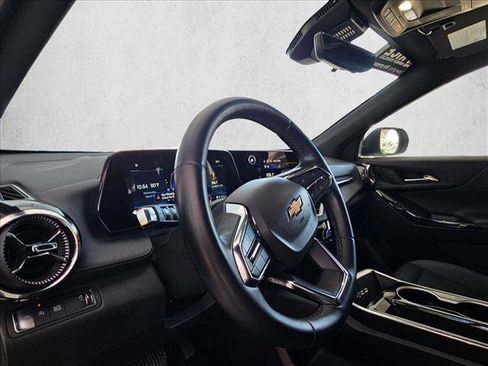 Used 2025 Chevrolet Equinox LT w/ Convenience Package II FWD image 9