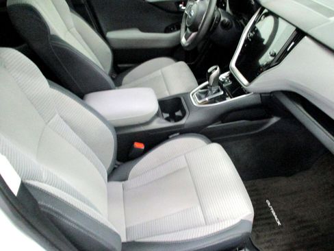 Used 2025 Subaru Outback Premium image 12
