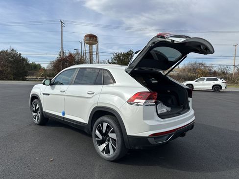 New 2026 Volkswagen Atlas Cross Sport SE image 29