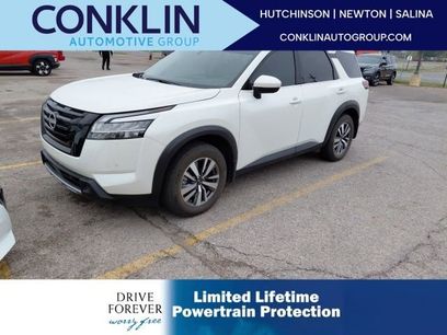 Used 2024 Nissan Pathfinder SL w/ Black Appearance Package