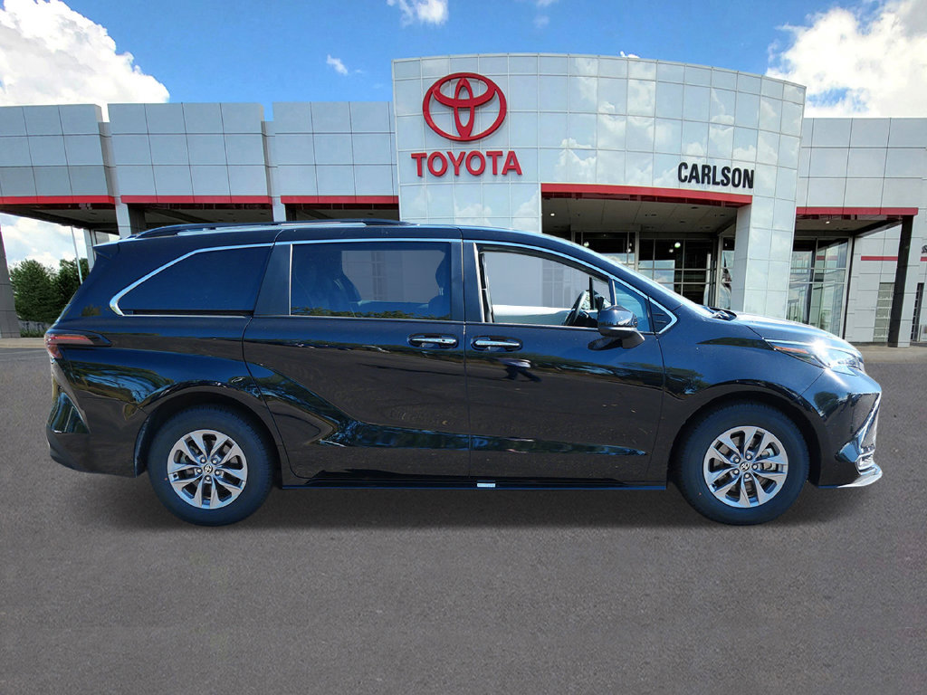 Certified 2026 Toyota Sienna XLE FWD image 4