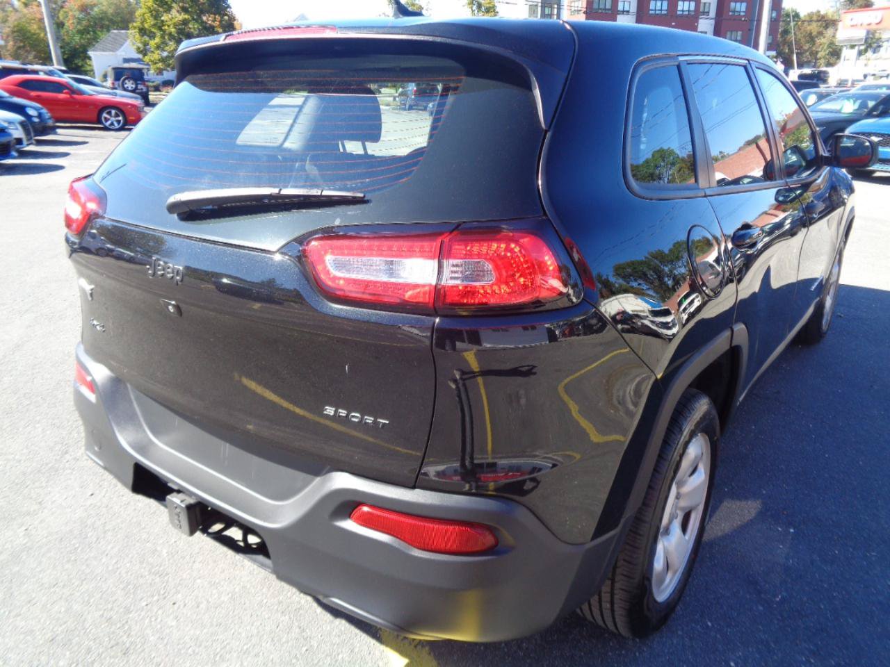Used 2015 Jeep Cherokee Sport FWD image 15