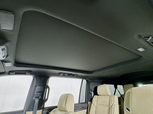 Used 2023 Cadillac Escalade ESV Premium Luxury image 24