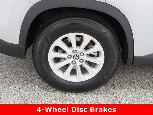 Certified 2025 Toyota Grand Highlander AWD image 6