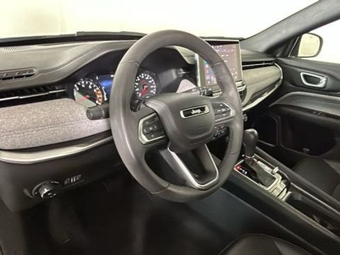 Used 2023 Jeep Compass Latitude w/ Sun and Sound Group AWD/4WD image 13