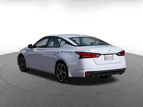 Used 2025 Nissan Altima 2.5 SR image 11