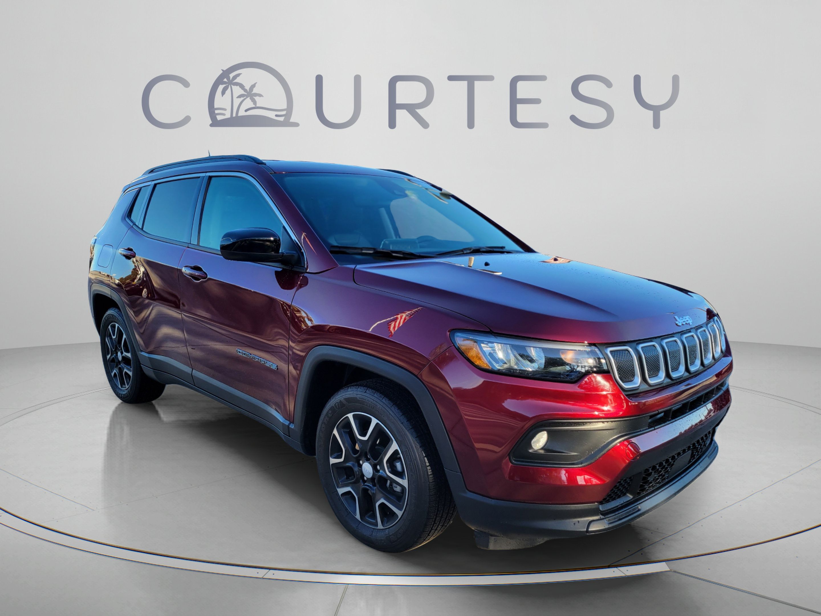 Used 2022 Jeep Compass Latitude FWD image 4