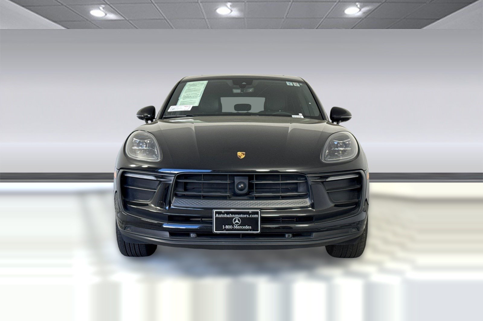 Used 2024 Porsche Macan AWD/4WD image 6