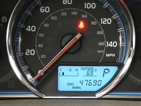 Used 2015 Toyota RAV4 Limited w/ Technology Package image 16