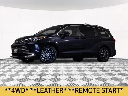 Used 2025 Toyota Sienna Platinum AWD/4WD image 2
