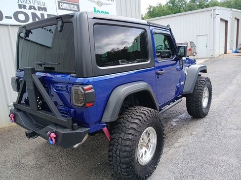 Used 2018 Jeep Wrangler Sport AWD/4WD image 3