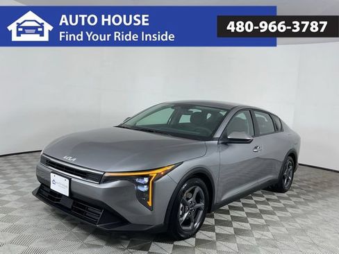 Used 2025 Kia K4 FWD image 1