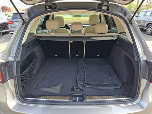 Used 2021 Mercedes-Benz GLC 300 4MATIC image 29