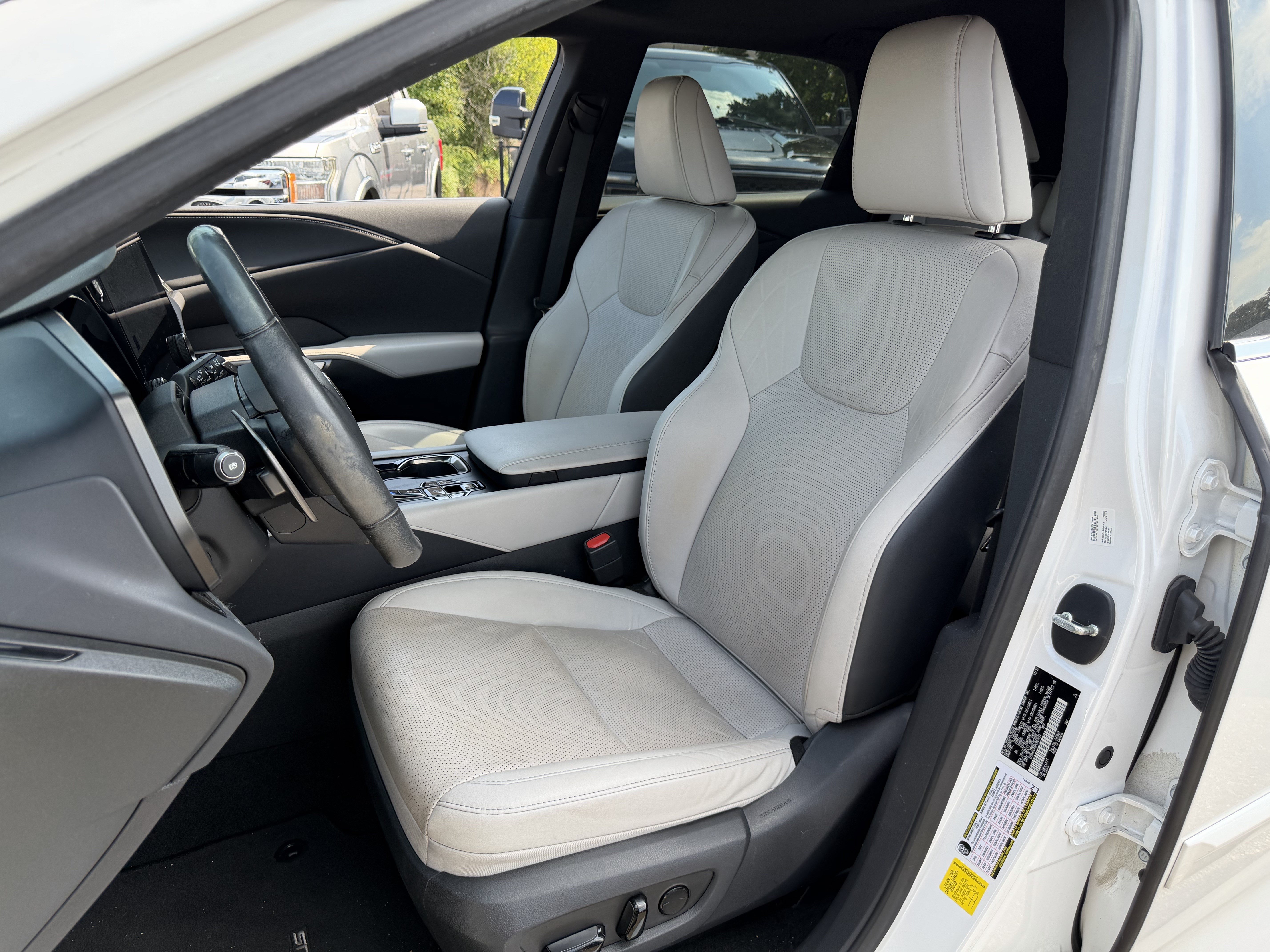 Used 2023 Lexus RX 350 Premium Plus w/ Accessory Package AWD/4WD image 16