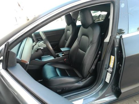 Used 2020 Tesla Model 3 Standard Range Plus RWD image 14