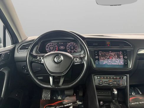 Used 2019 Volkswagen Tiguan SEL Premium w/ 3rd Row Seat Package AWD/4WD image 30