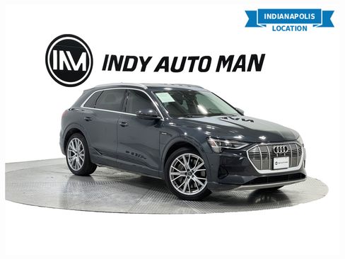Used 2019 Audi e-tron Prestige w/ Prestige Package AWD/4WD image 1