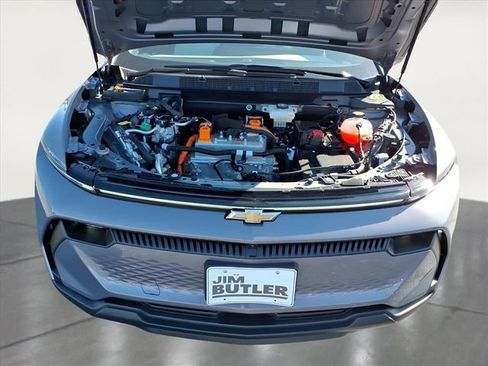 New 2026 Chevrolet Equinox EV LT image 17