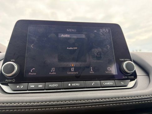 Used 2023 Nissan Rogue SL FWD image 9