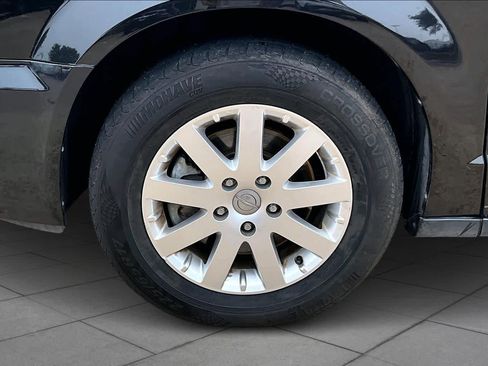 Used 2016 Chrysler Town & Country Touring image 10