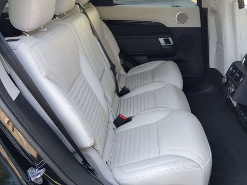 Used 2025 Land Rover Discovery S AWD/4WD image 20