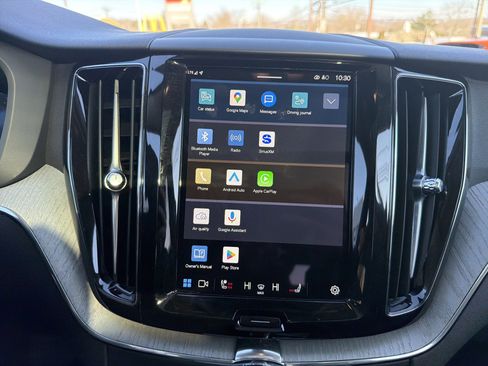 Certified 2025 Volvo XC60 B5 Plus AWD/4WD image 8